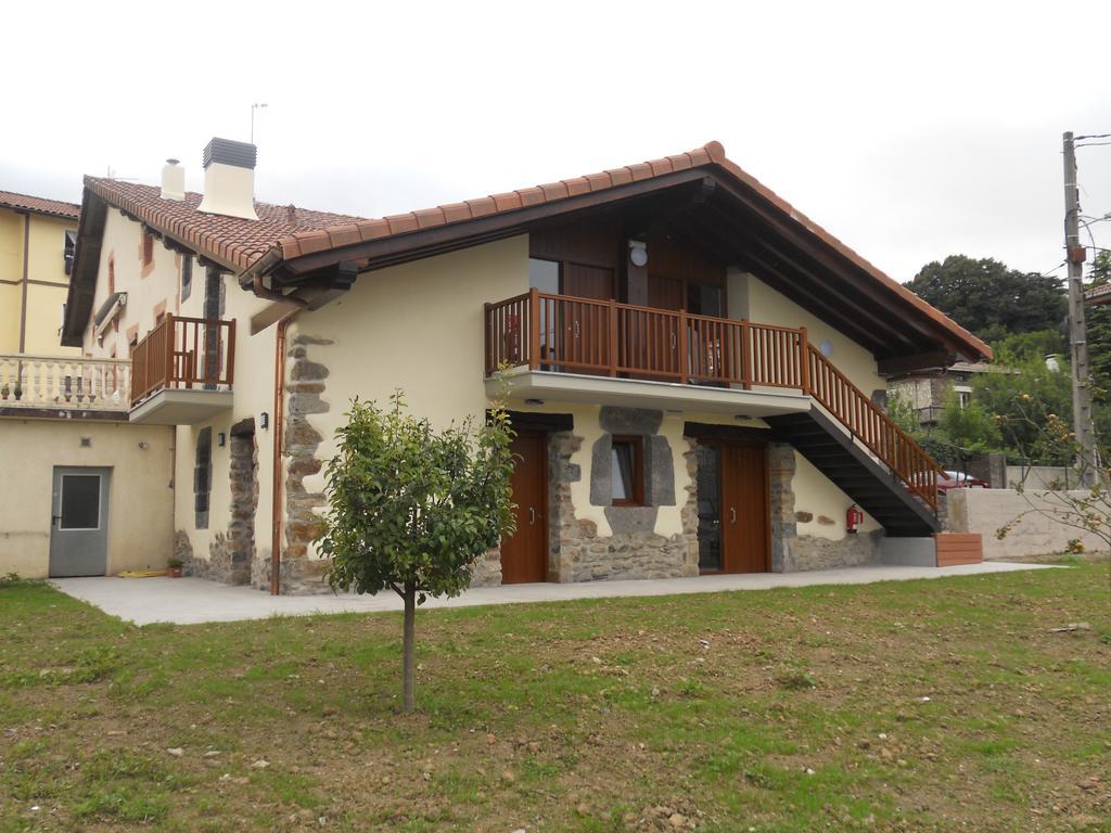 Apartamentos Aldagaia Hernani Bilik gambar